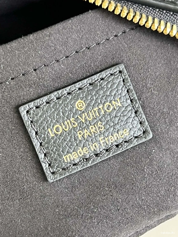 VUITTON BAGATELLE LOUIS 0406